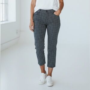 Gloria Vanderbilt Navy Blue and White Cropped Pants